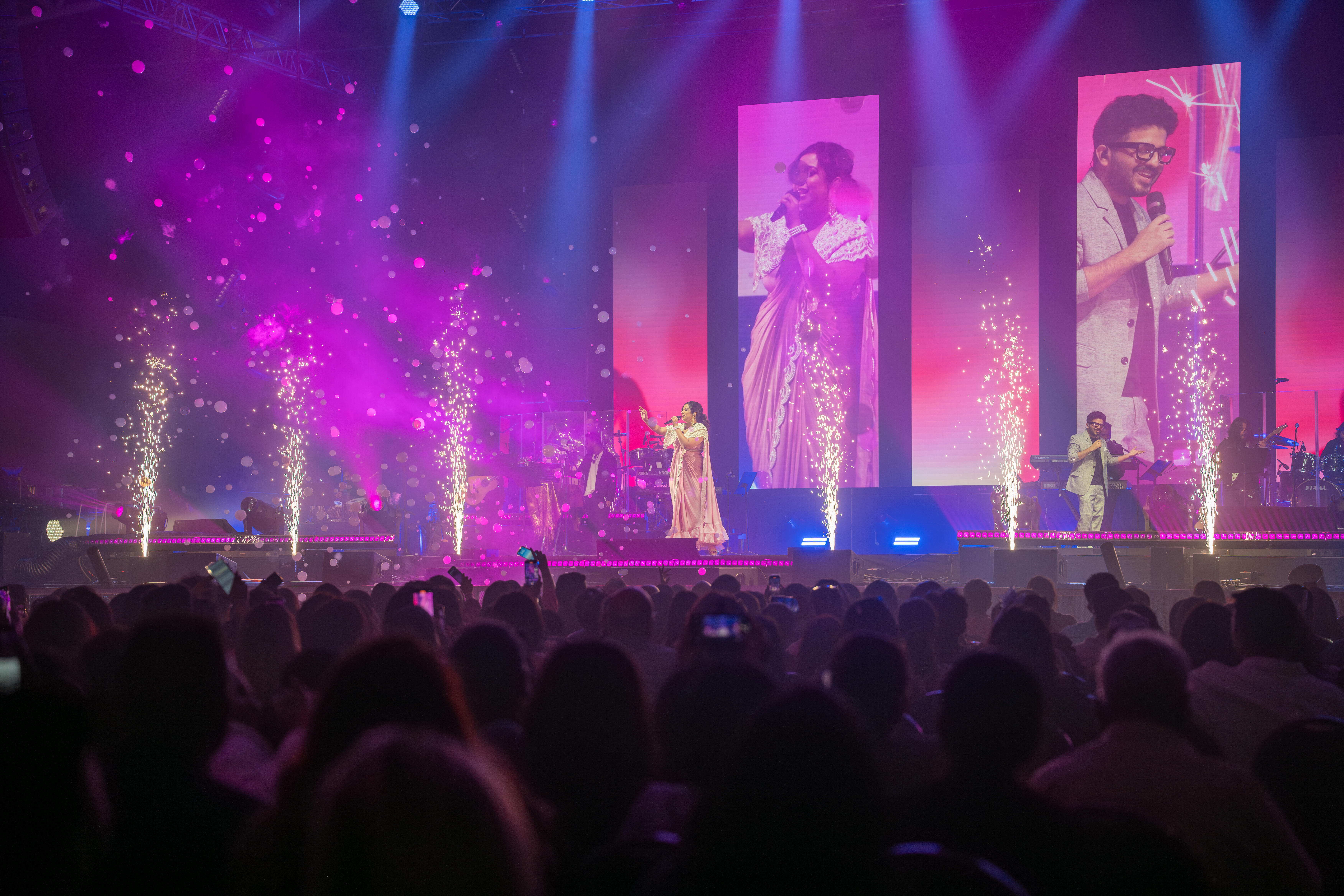 SHREYA GHOSHAL photo 4